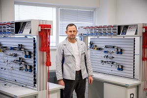 Kurz: Pneumatika
